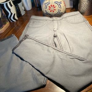 Levi’s Women’s Grey Reversible Skinny Jeans Size W27 L30.  New Without Tags!